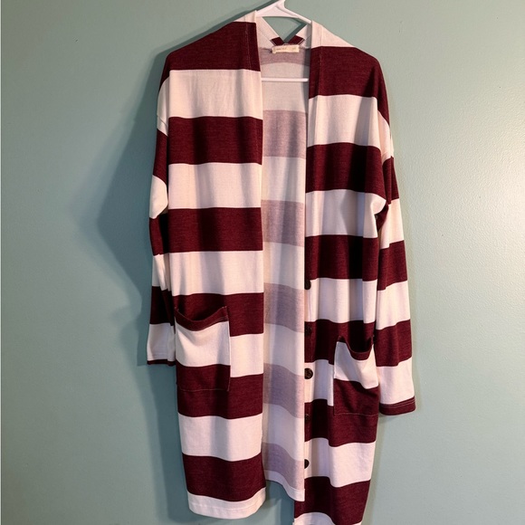 Small knee length cardigan with pockets ! - Picture 4 of 4